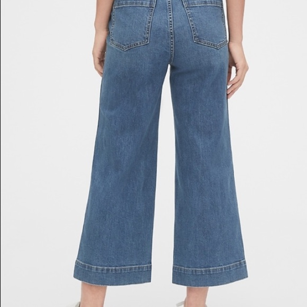 GAP Wide Leg Flare Jeans in Medium Blue - Picture 4 of 6